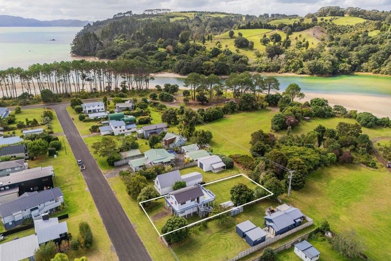 Photo of property in 85 Oyster Drive, Cooks Beach, Whitianga, 3591