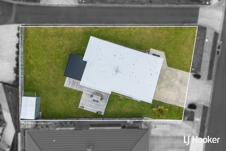 Photo of property in 16 Reel Road, Athenree, Waihi Beach, 3611