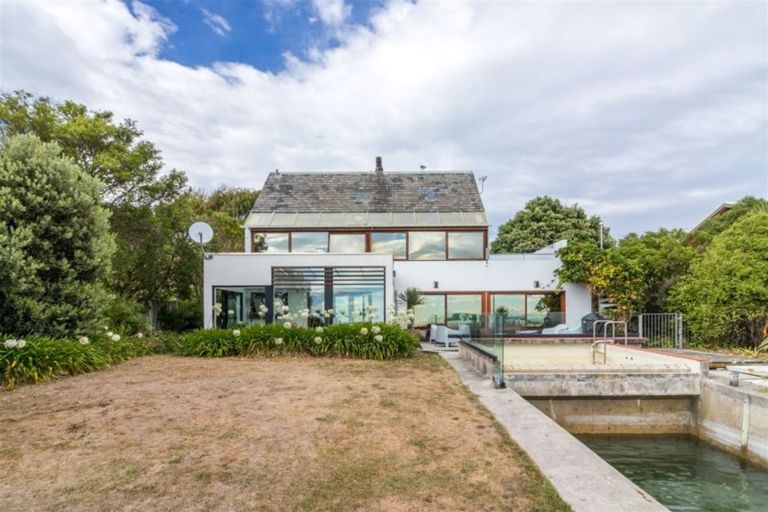 Photo of property in 102 Beachville Road, Redcliffs, Christchurch, 8081