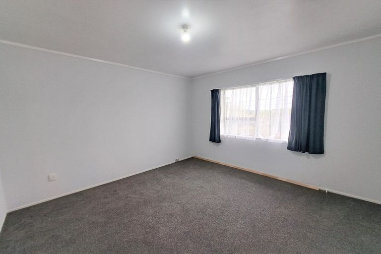 Photo of property in 1/133 View Road, Sunnyvale, Auckland, 0612