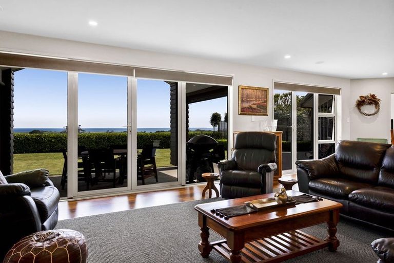 Photo of property in 253 Lwr Pitone Road, Pitone, New Plymouth, 4374