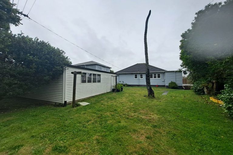 Photo of property in 35 Somerset Street, Brooklands, New Plymouth, 4310
