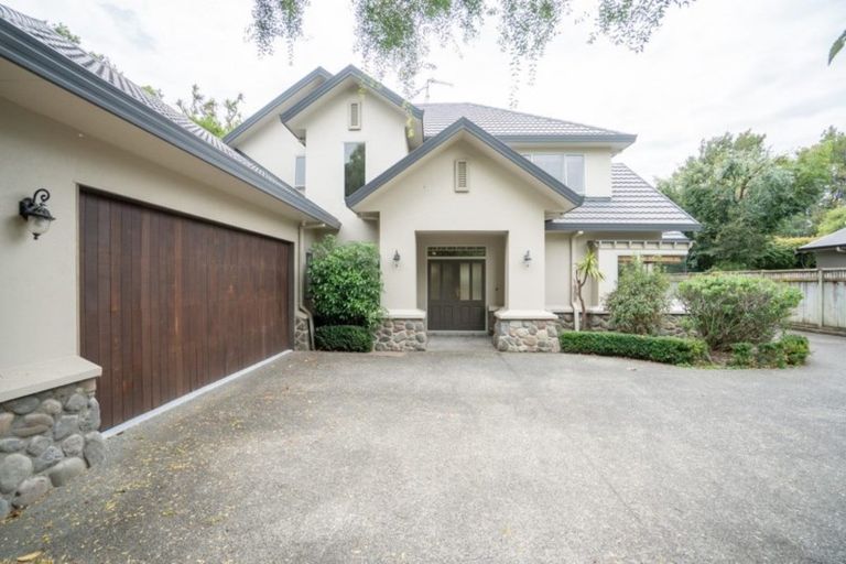 Photo of property in 4 Pastoral Lane, Hokowhitu, Palmerston North, 4410