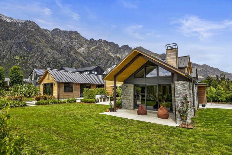 Photo of property in 11 Bretby Court, Jacks Point, Queenstown, 9371