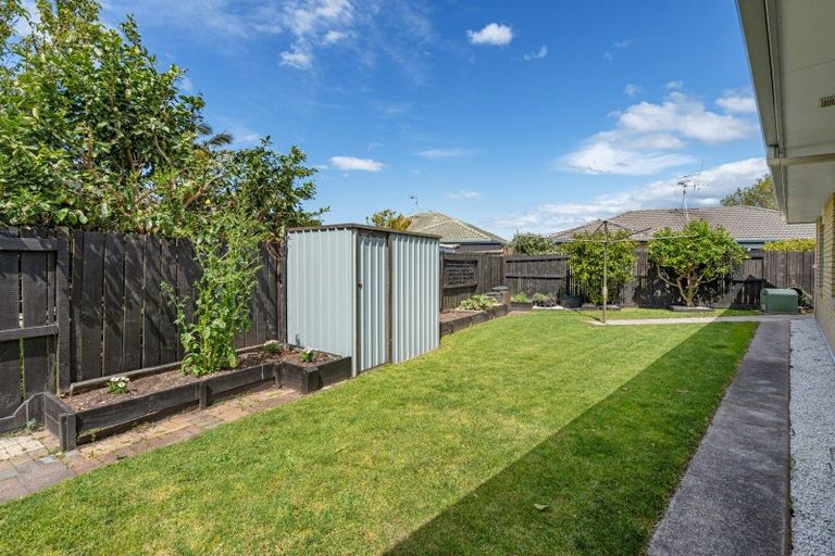 Photo of property in 37 Lavender Place, Papamoa Beach, Papamoa, 3118