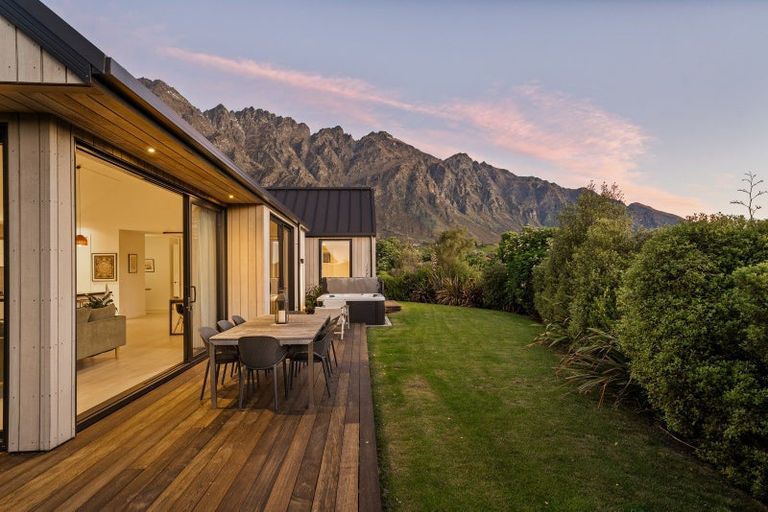 Photo of property in 1 Torridon Court, Jacks Point, Queenstown, 9371
