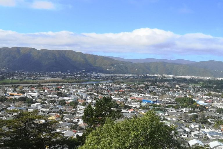 Photo of property in 10 Jacaranda Grove, Maungaraki, Lower Hutt, 5010