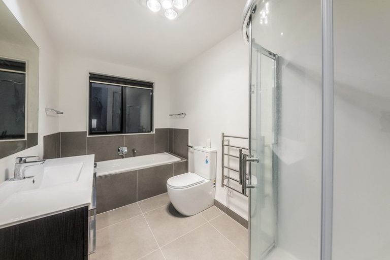 Photo of property in 58 Te Aparangi Road, Papakura, 2110