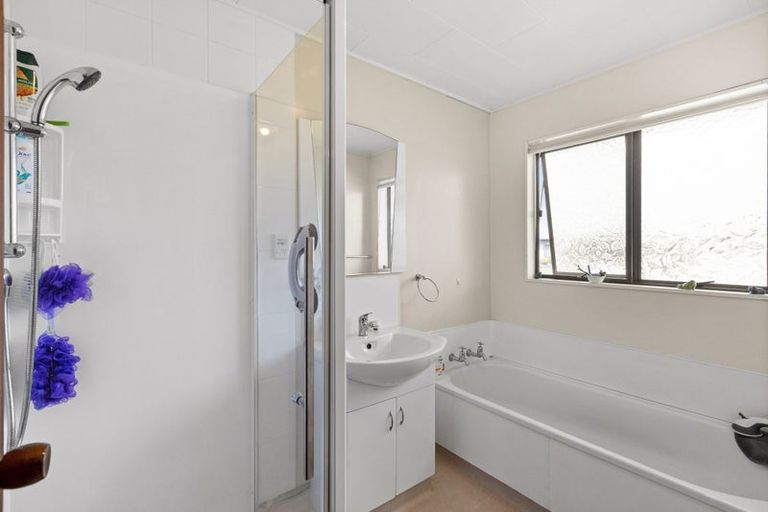 Photo of property in 1/5 Somerset Place, Taradale, Napier, 4112