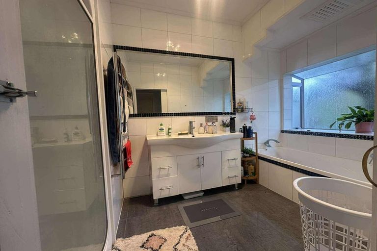 Photo of property in 22 Saint Ronans Avenue, Waterloo, Lower Hutt, 5011