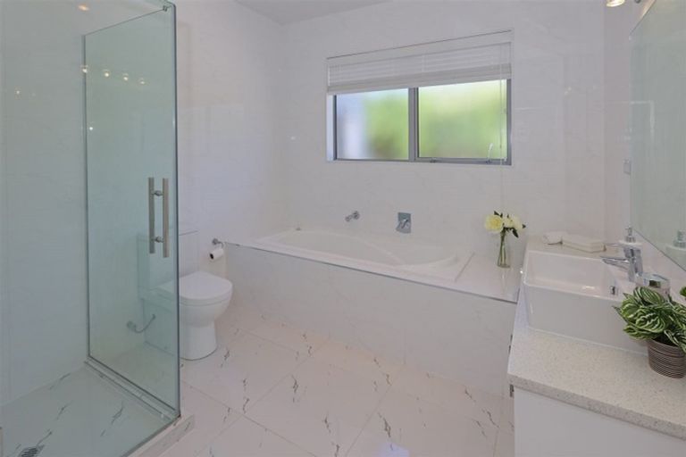 Photo of property in 28d Tram Valley Road, Swanson, Auckland, 0614