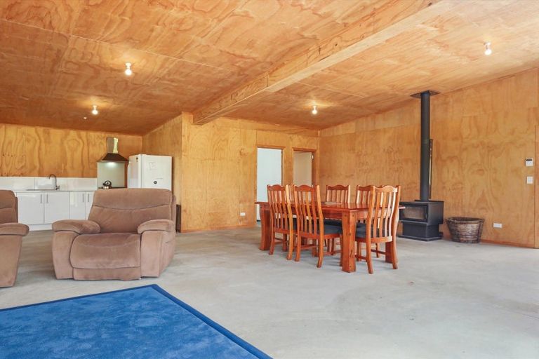 Photo of property in 35 Te Mahoe Road, Mokau, 4376