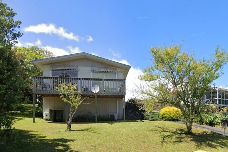 Photo of property in 30 Waverley Avenue, Glenfield, Auckland, 0629