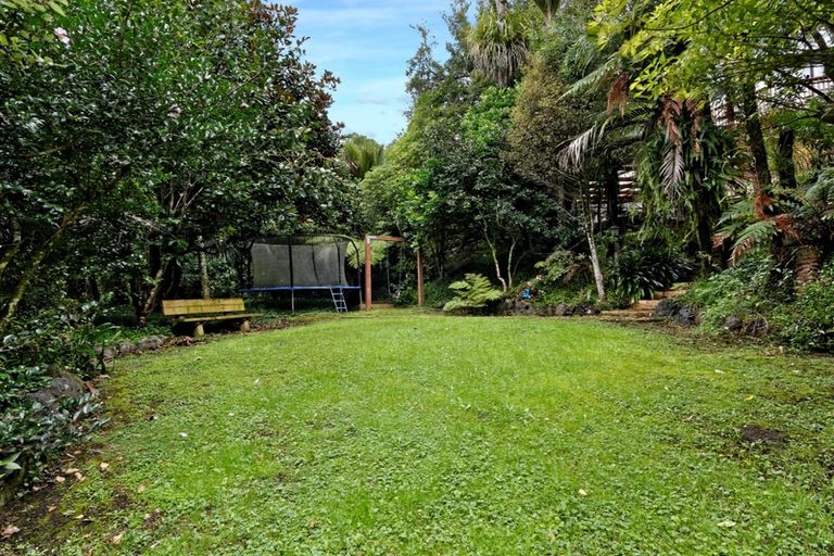 Photo of property in 201 Shaw Road, Titirangi, Auckland, 0604