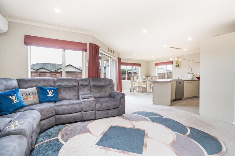 Photo of property in 19 Branigan Parade, Kelvin Grove, Palmerston North, 4414