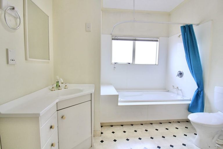 Photo of property in 4a Macdonald Crescent, Te Aro, Wellington, 6011