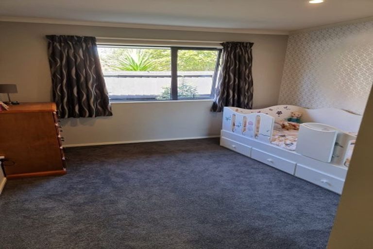 Photo of property in 16 Bottle Lake Drive, Parklands, Christchurch, 8083