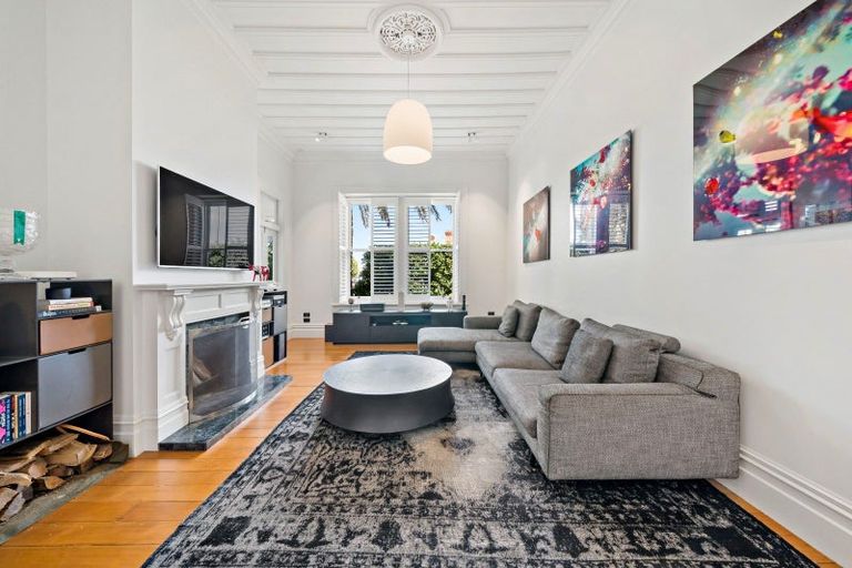 Photo of property in 215 Jervois Road, Herne Bay, Auckland, 1011