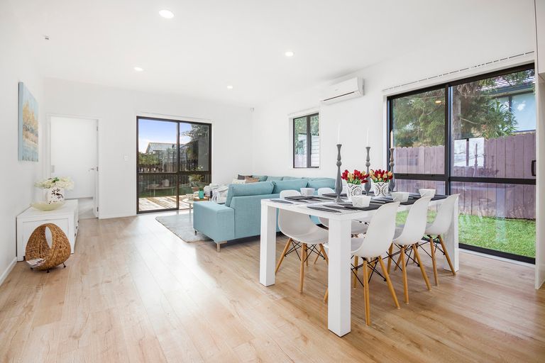 Photo of property in 413 West Coast Road, Glen Eden, Auckland, 0602