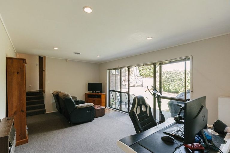 Photo of property in 28 Kentucky Way, Awapuni, Palmerston North, 4412