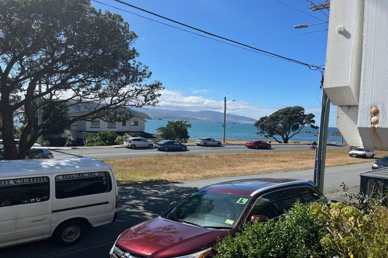 Photo of property in 282 Queens Drive, Lyall Bay, Wellington, 6022