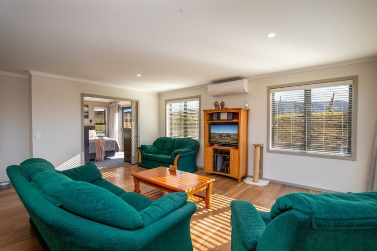 Photo of property in 1 Stella Way, Waikerikeri, Alexandra, 9391