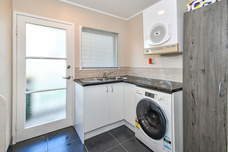 Photo of property in 10 Kavanagh Place, Opaheke, Papakura, 2113