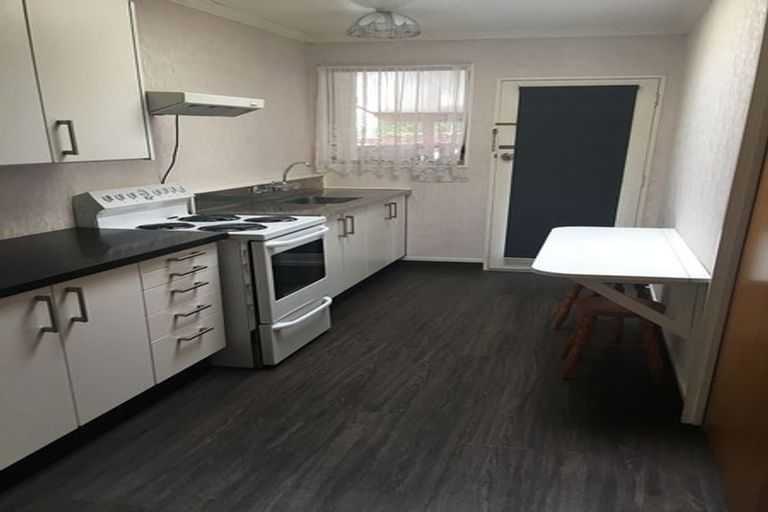 Photo of property in 2/30 Whitley Avenue, Ebdentown, Upper Hutt, 5018