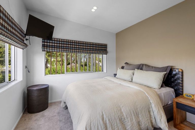 Photo of property in 53 Hawthorne Street, Strowan, Christchurch, 8052