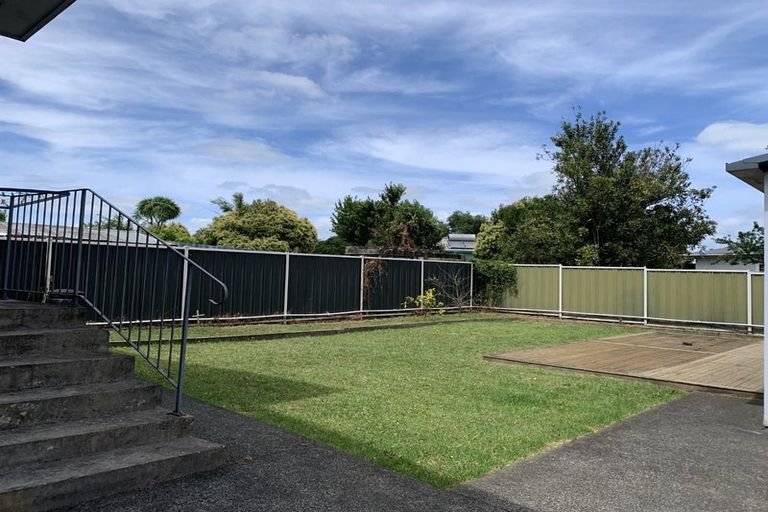 Photo of property in 18 Mckean Avenue, Manurewa, Auckland, 2102