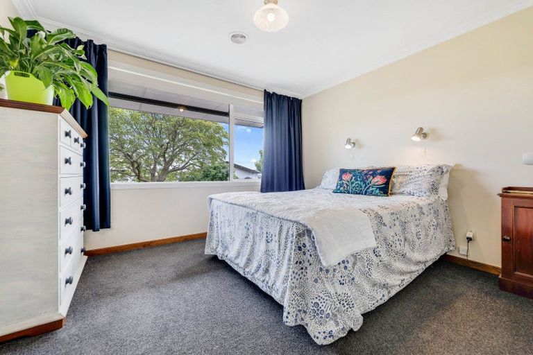 Photo of property in 10 Kew Place, Richmond Heights, Taupo, 3330