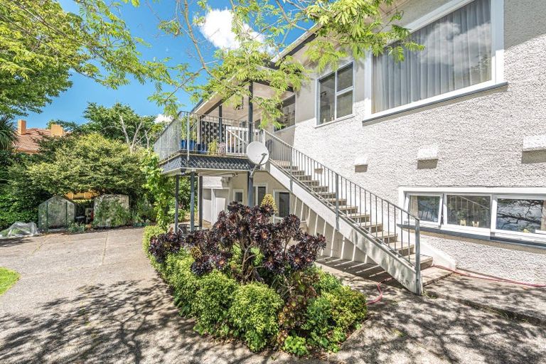 Photo of property in 20 Great North Road, Saint Johns Hill, Whanganui, 4500