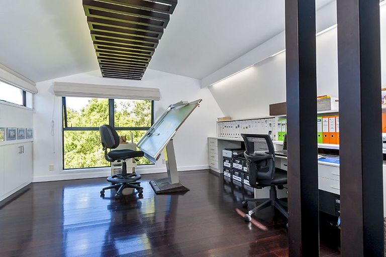 Photo of property in 21 Tanglewood Place, Cockle Bay, Auckland, 2014