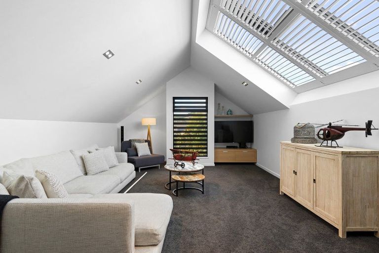 Photo of property in 18 Quarters Place, Halswell, Christchurch, 8025