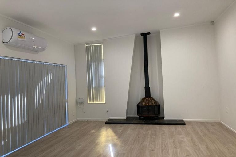 Photo of property in 10 Gulliver Place, Conifer Grove, Takanini, 2112