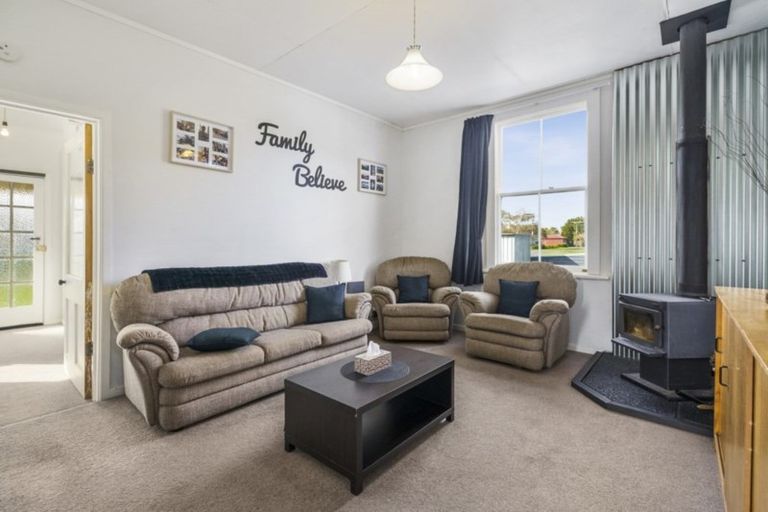 Photo of property in 19 Severn Street, Rongotea, 4476