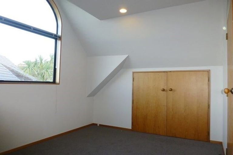 Photo of property in 3/194 Whangaparaoa Road, Red Beach, 0932