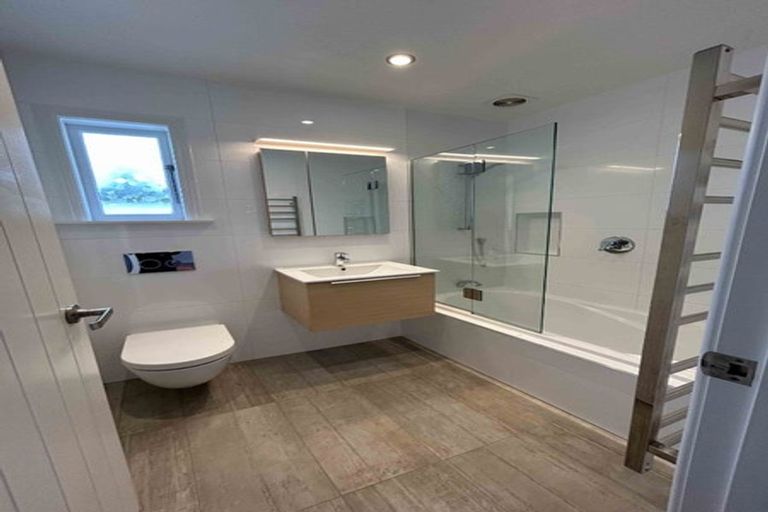 Photo of property in 1/15 Killarney Avenue, Torbay, Auckland, 0630