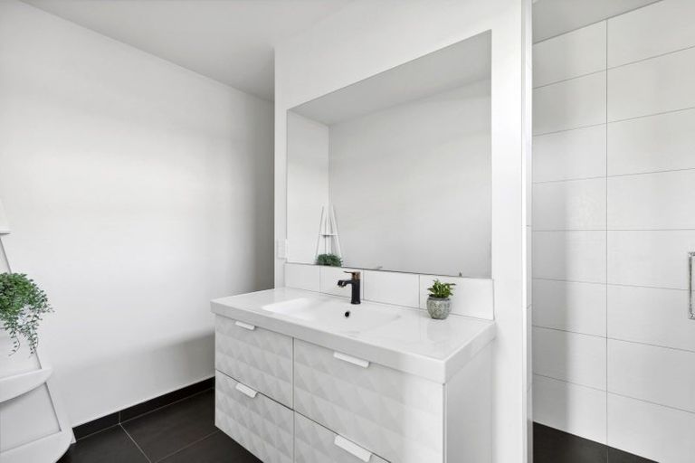 Photo of property in 7 Sapphire Spring Rise, Wanaka, 9305