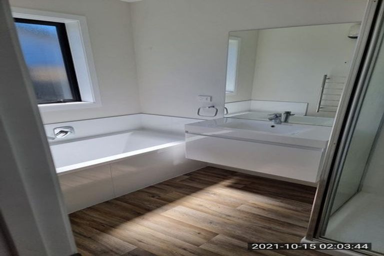 Photo of property in 46 Marbleleaf Lane, Albert Town, Wanaka, 9305