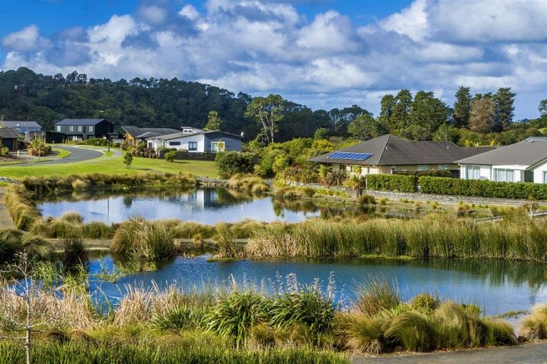 Photo of property in 12 The Landing, Riverhead, 0820