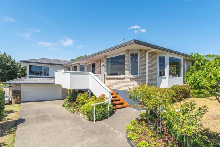 Photo of property in 15 Village Park Drive, Welcome Bay, Tauranga, 3112
