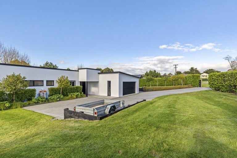 Photo of property in 111 Polson Hill Drive, Aokautere, Palmerston North, 4471