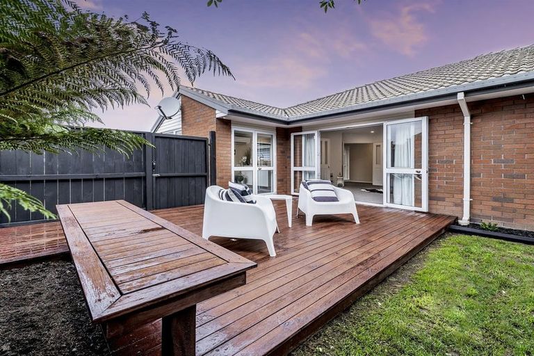 Photo of property in 2/57 Cutts Road, Russley, Christchurch, 8042