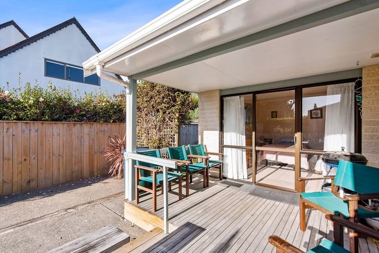 Photo of property in 7a Graham Grove, Waikanae, 5036