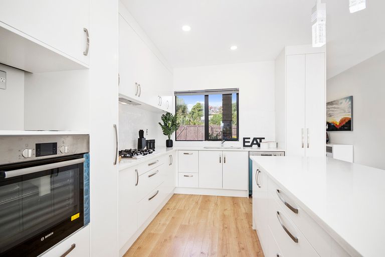 Photo of property in 413 West Coast Road, Glen Eden, Auckland, 0602