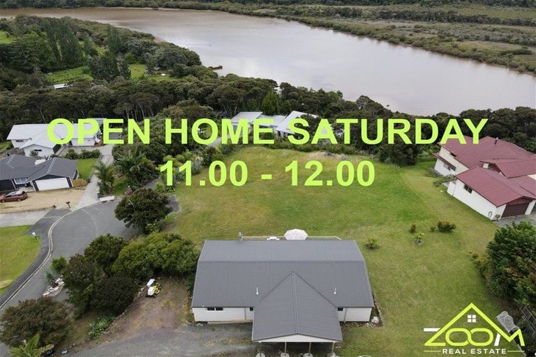 Photo of property in 10 Waterview Place, Haruru, 0204