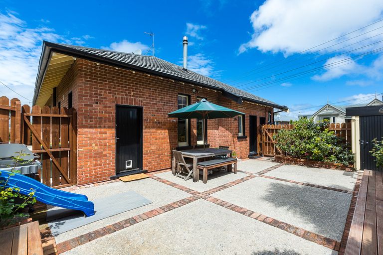 Photo of property in 1 Granville Terrace, Belleknowes, Dunedin, 9011