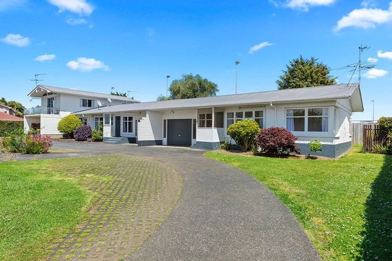 Photo of property in 15a Landscape Road, Pukekohe, 2120