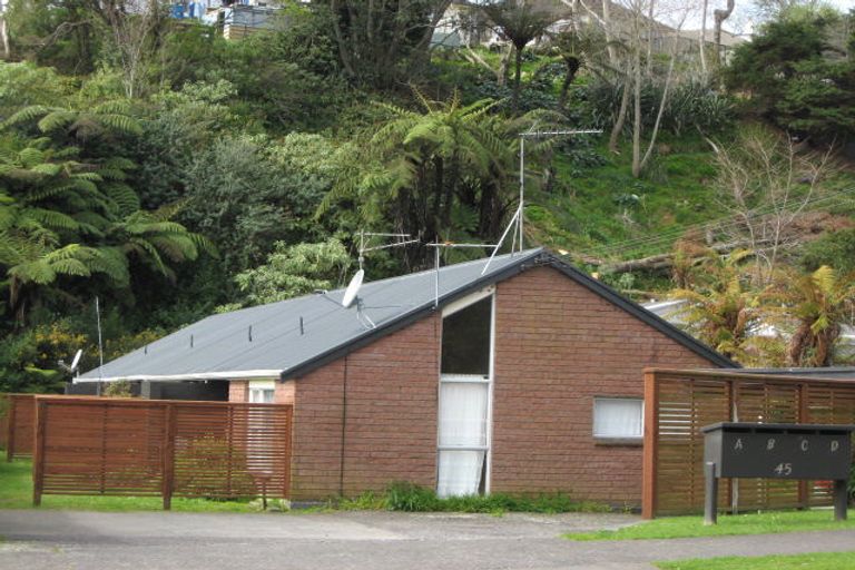 Photo of property in 45 Seaview Road, Marfell, New Plymouth, 4310